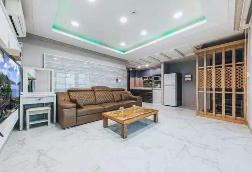 Pohang Cheonnyeonbawi Pension