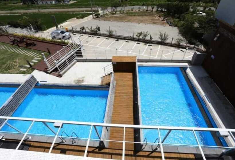Pohang Cheonnyeonbawi Pension
