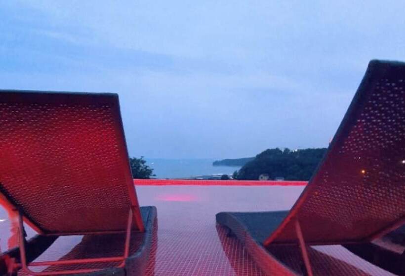 Pohang Uhil Camping Park Pension