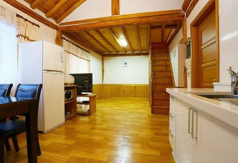 Pyeongchang Eomeonipumsok Maeul Pension