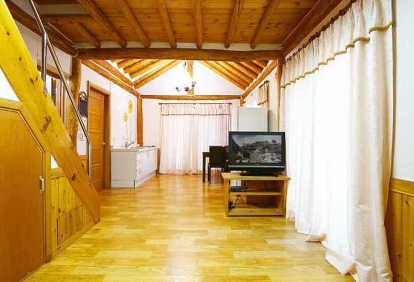 Pyeongchang Eomeonipumsok Maeul Pension