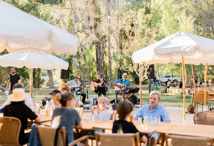 منتجع Huttopia Paradise Springs