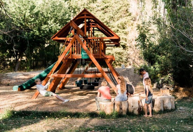 منتجع Huttopia Paradise Springs