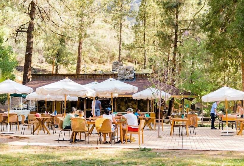 منتجع Huttopia Paradise Springs