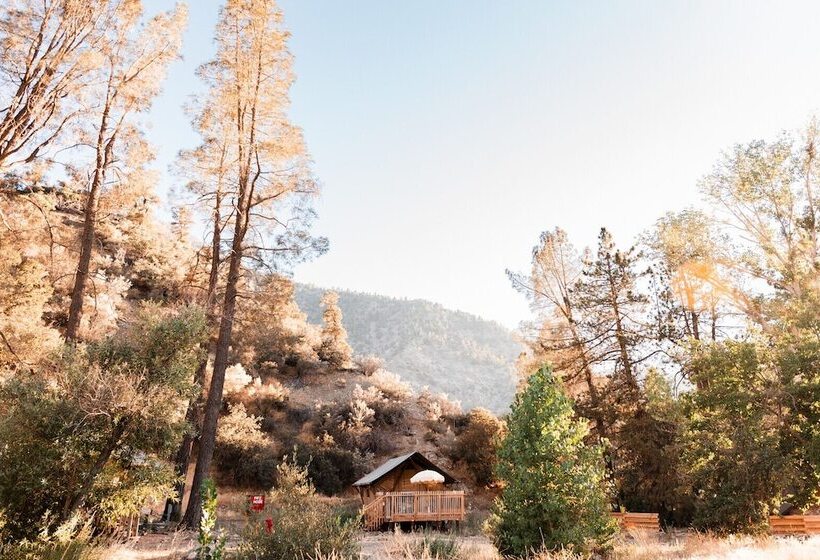 منتجع Huttopia Paradise Springs