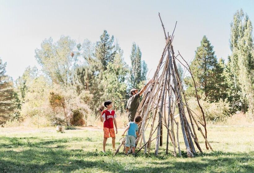 منتجع Huttopia Paradise Springs