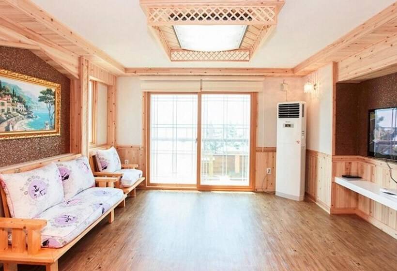 Sacheon Seopo Beach Pension