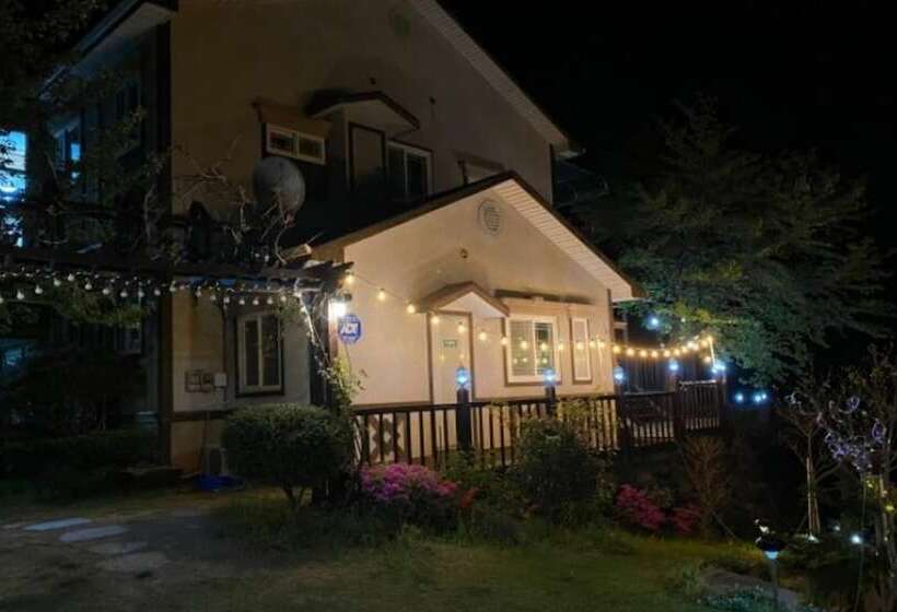 Sacheon Seopo Beach Pension