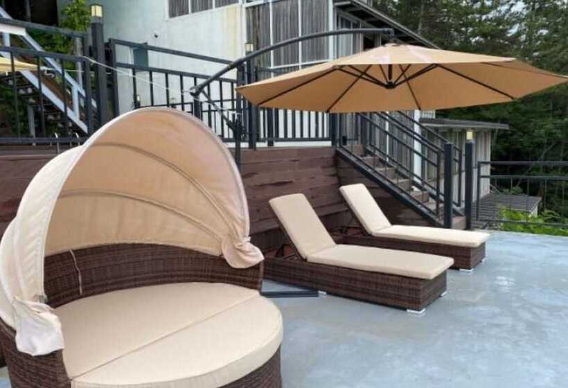 Sacheon Seopo Beach Pension