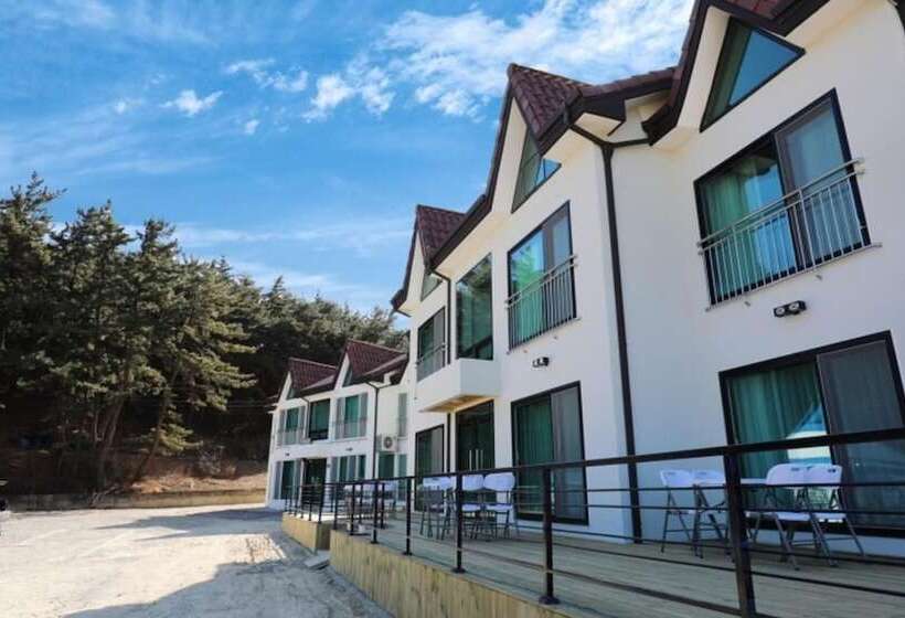 Samcheok Santiago Pension