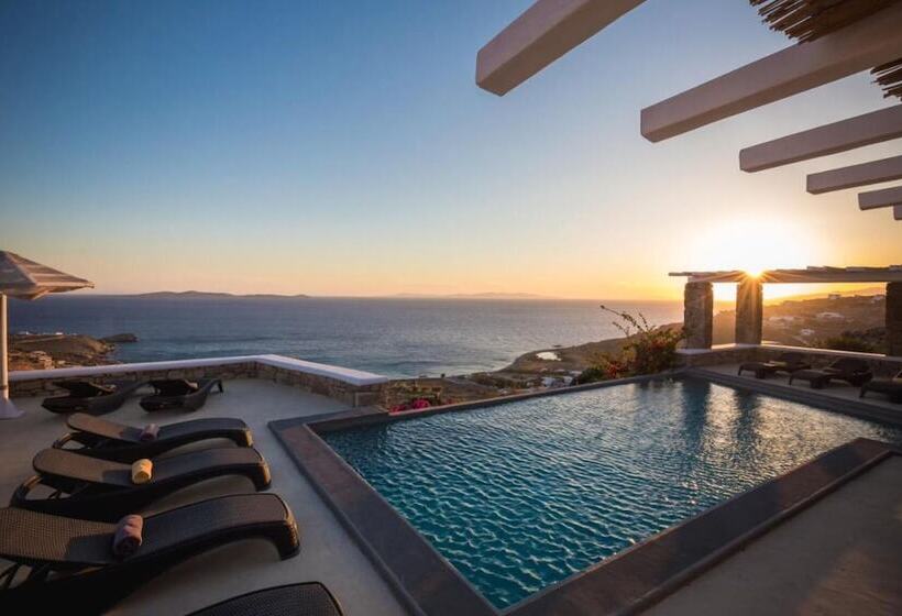 Stunning 2br Cottage With Private Pool In Mykonos