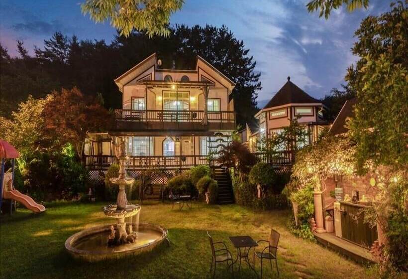 Taean Seip Clover Pension