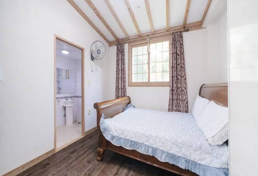 Taean Seip Clover Pension