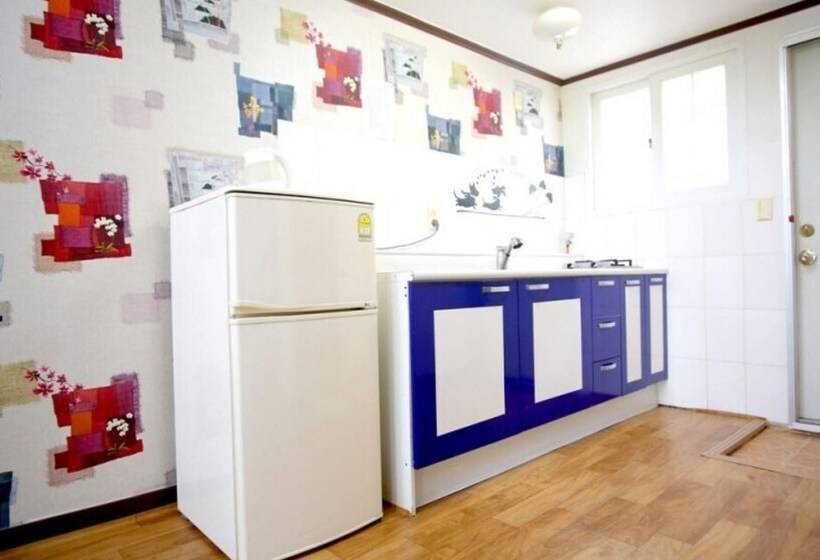 Taean Seogyanguichueok Pension