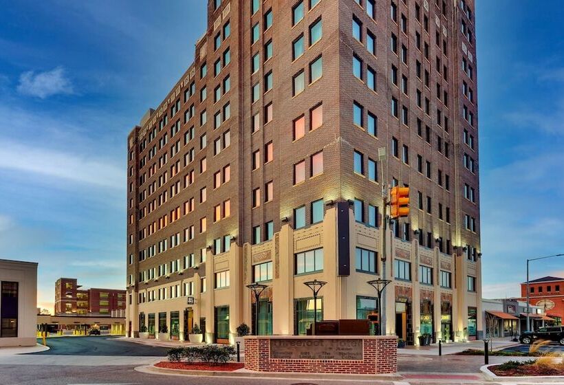 Threefoot Hotel, Meridian, A Tribute Portfolio