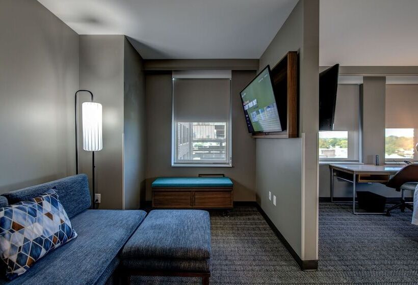 Threefoot Hotel, Meridian, A Tribute Portfolio