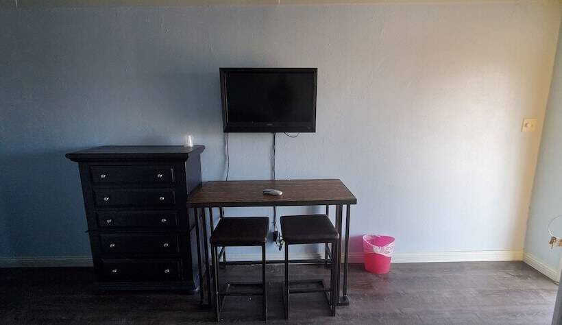 Town & Country Motel