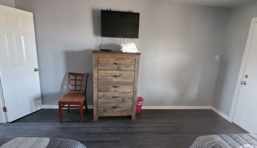 Town & Country Motel