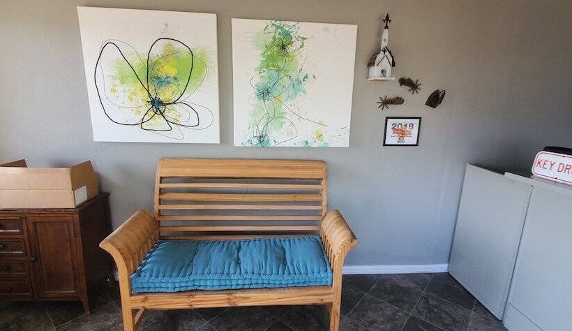 Town & Country Motel