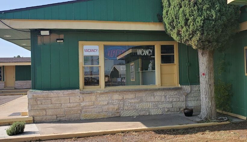 Town & Country Motel