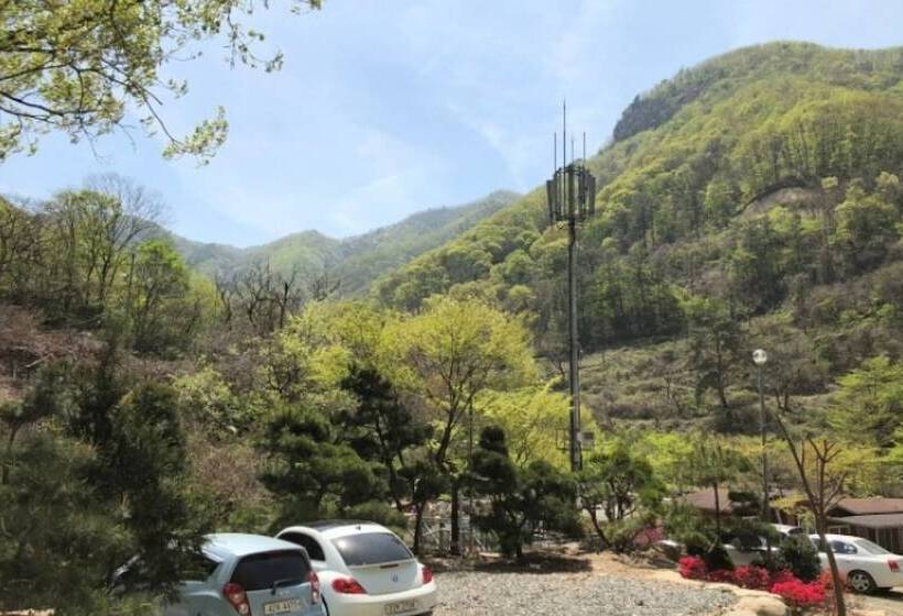 Wanju Haneurarae Cheotjip Pension