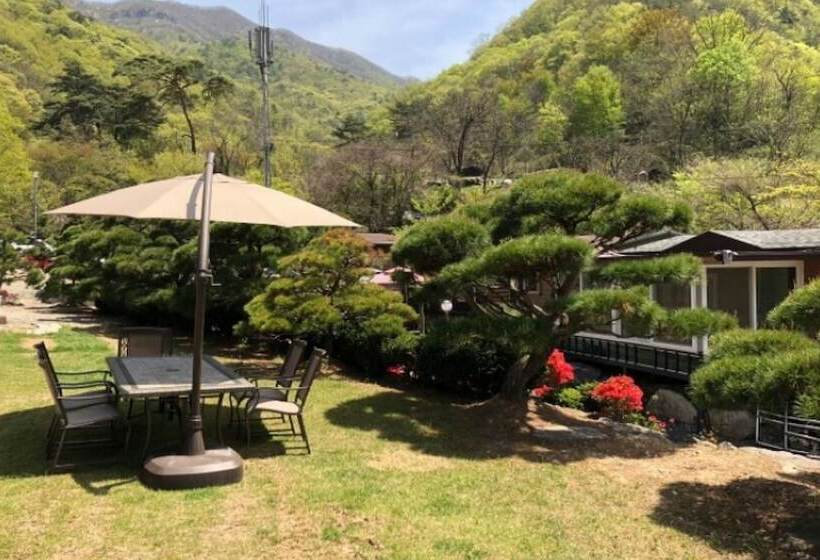 Wanju Haneurarae Cheotjip Pension