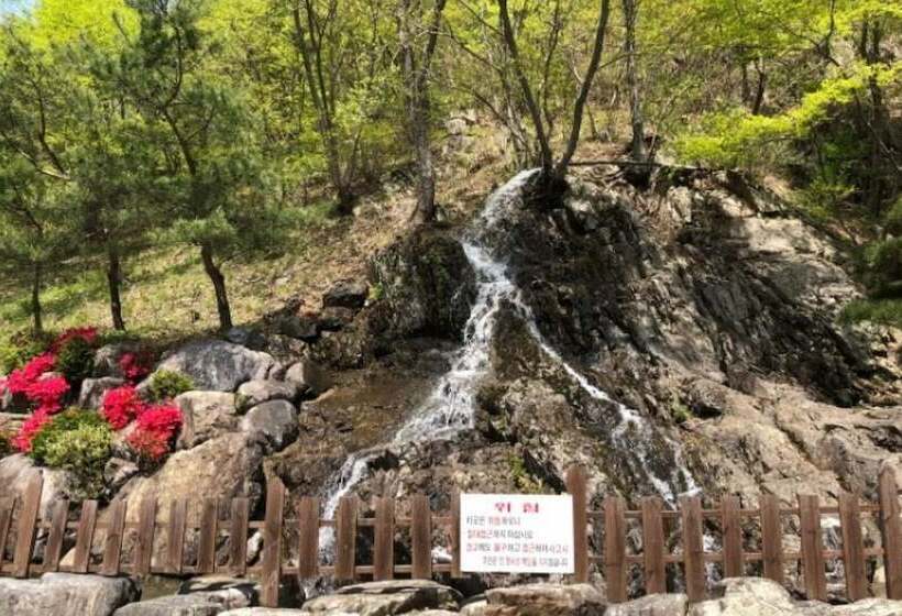 Wanju Haneurarae Cheotjip Pension