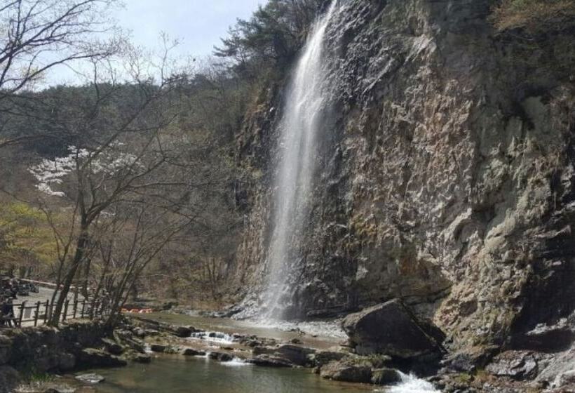 Wanju Haneurarae Cheotjip Pension