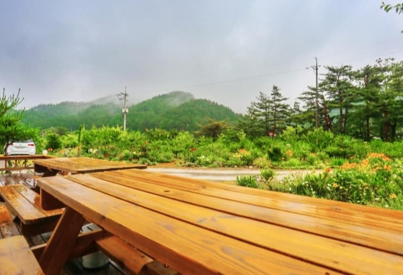 Yangyang Goyohan Kkottteul Pension