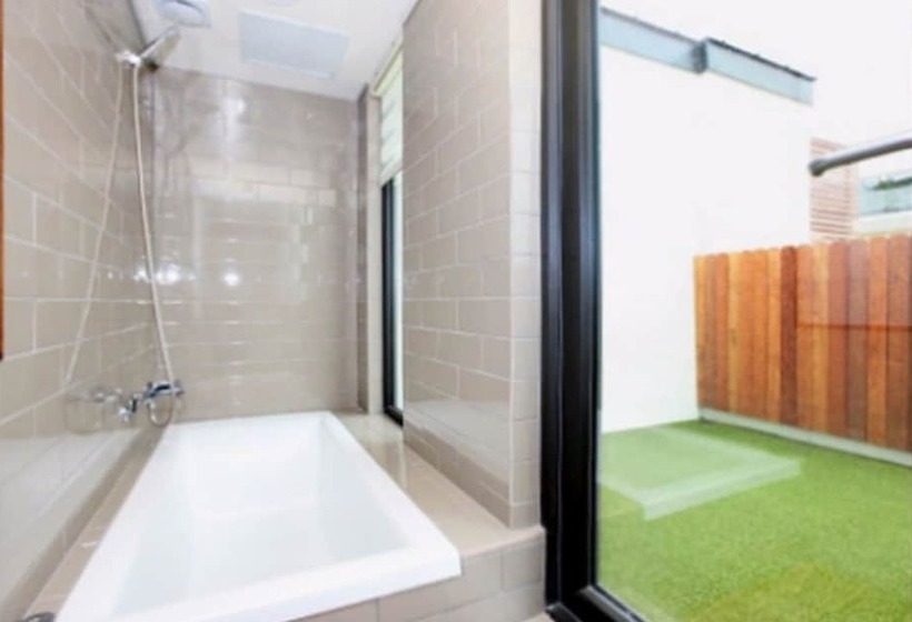 Yangyang Yachtrang Club House Pension