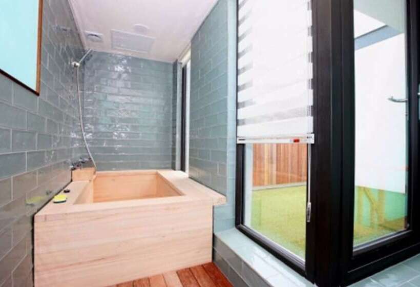 Yangyang Yachtrang Club House Pension