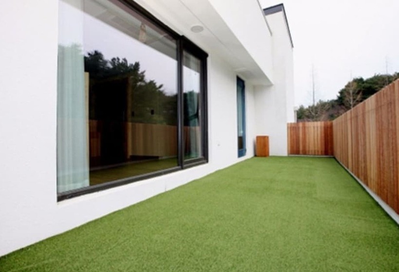 Yangyang Yachtrang Club House Pension