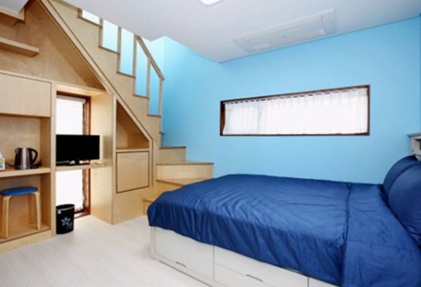 Yangyang Yachtrang Club House Pension