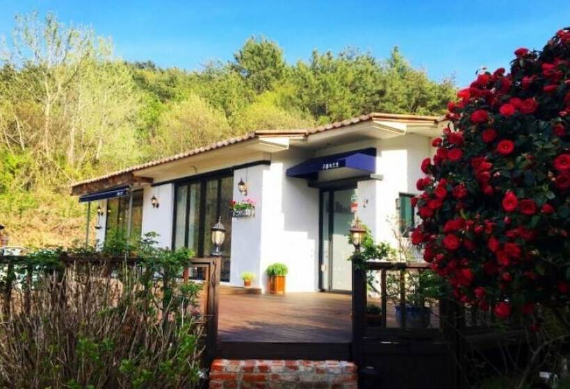 Yeosu Into The Clouds Pension