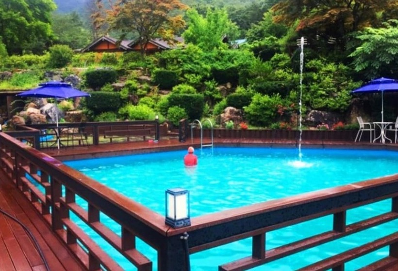 Youngwol Dudeokgol Hyu Pension