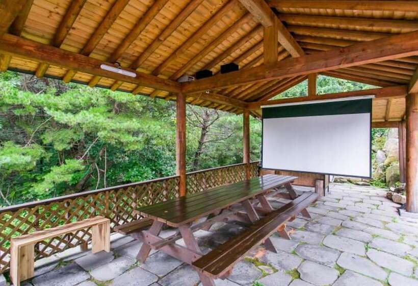 Youngwol Dudeokgol Hyu Pension