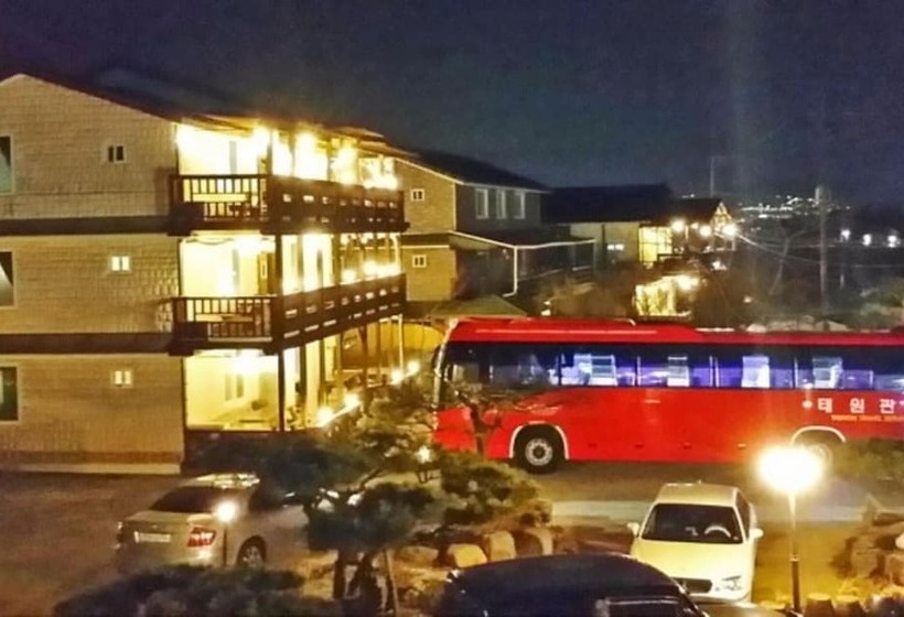 Gyeongju Bonjour Pension