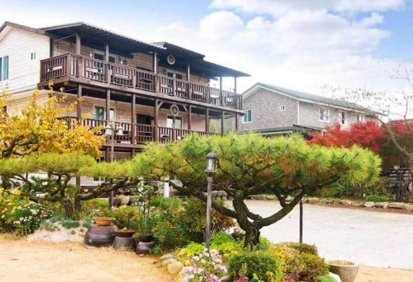 Gyeongju Bonjour Pension