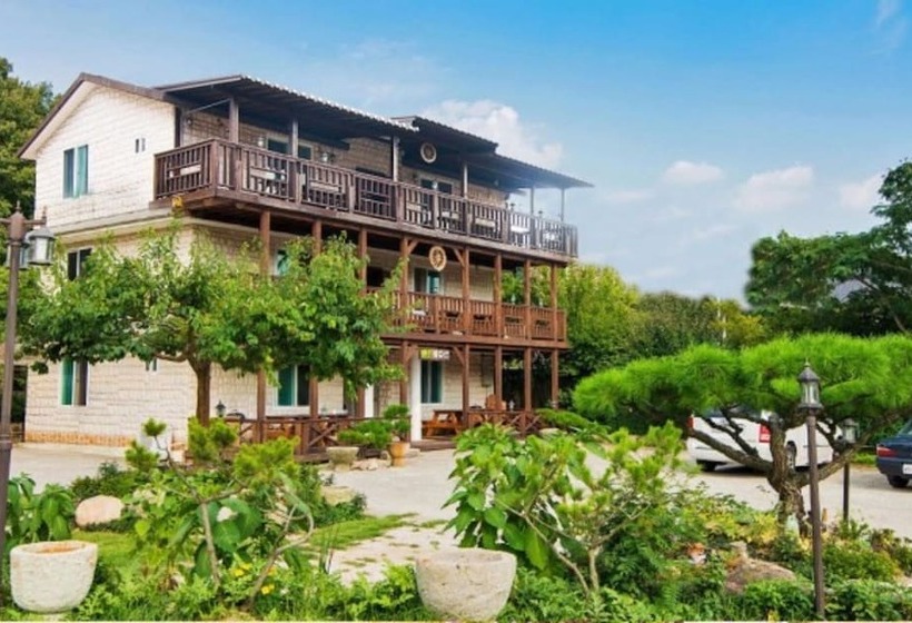 Gyeongju Bonjour Pension