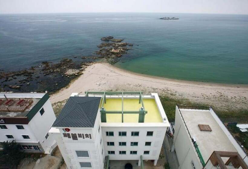 Castles Pebble Beach Pension