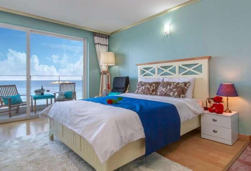 Castles Pebble Beach Pension