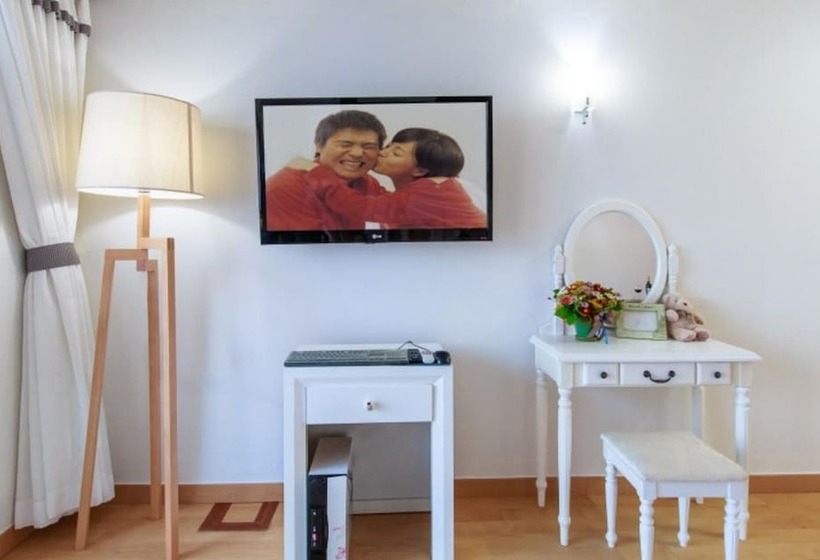 Castles Pebble Beach Pension