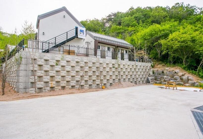 Chuncheon Yellow Hill Glamping Pension