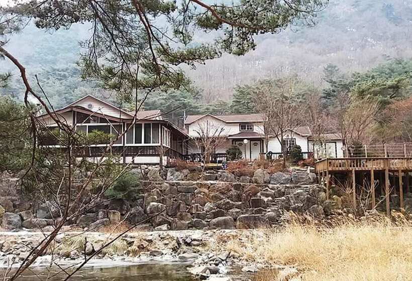 Danyang Eowoolim Pension