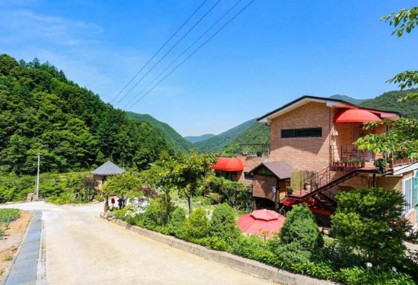 Danyang Kkottteuran Pension