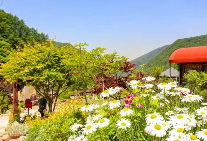 Danyang Kkottteuran Pension