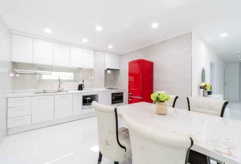 Danyang Le Blanc Pension