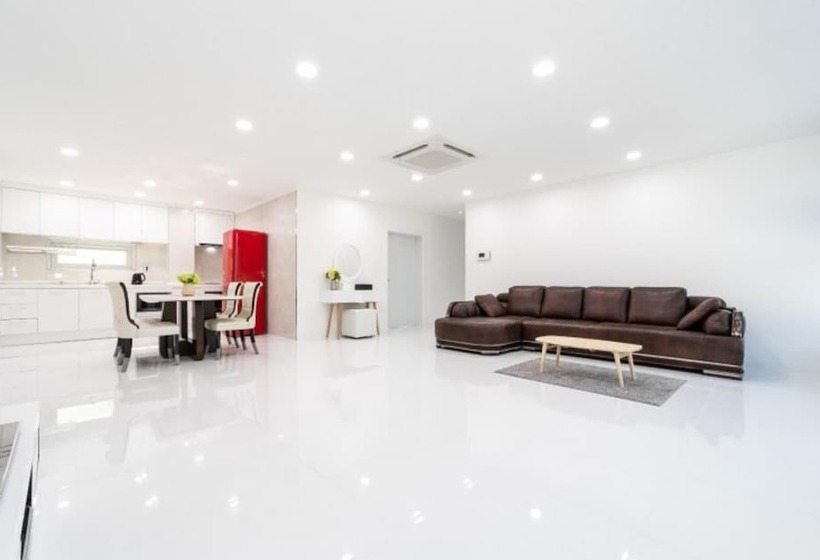 Danyang Le Blanc Pension