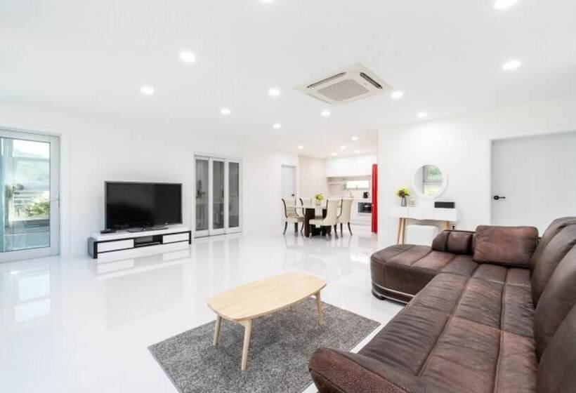 Danyang Le Blanc Pension