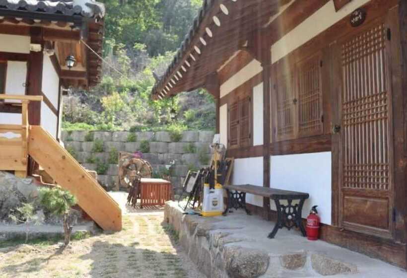 Danyang Danyangjeong Hanok Pension